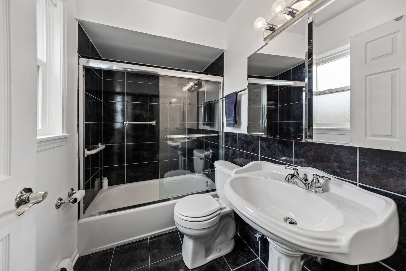 1536 W Pratt Boulevard 3d Property Photo 11