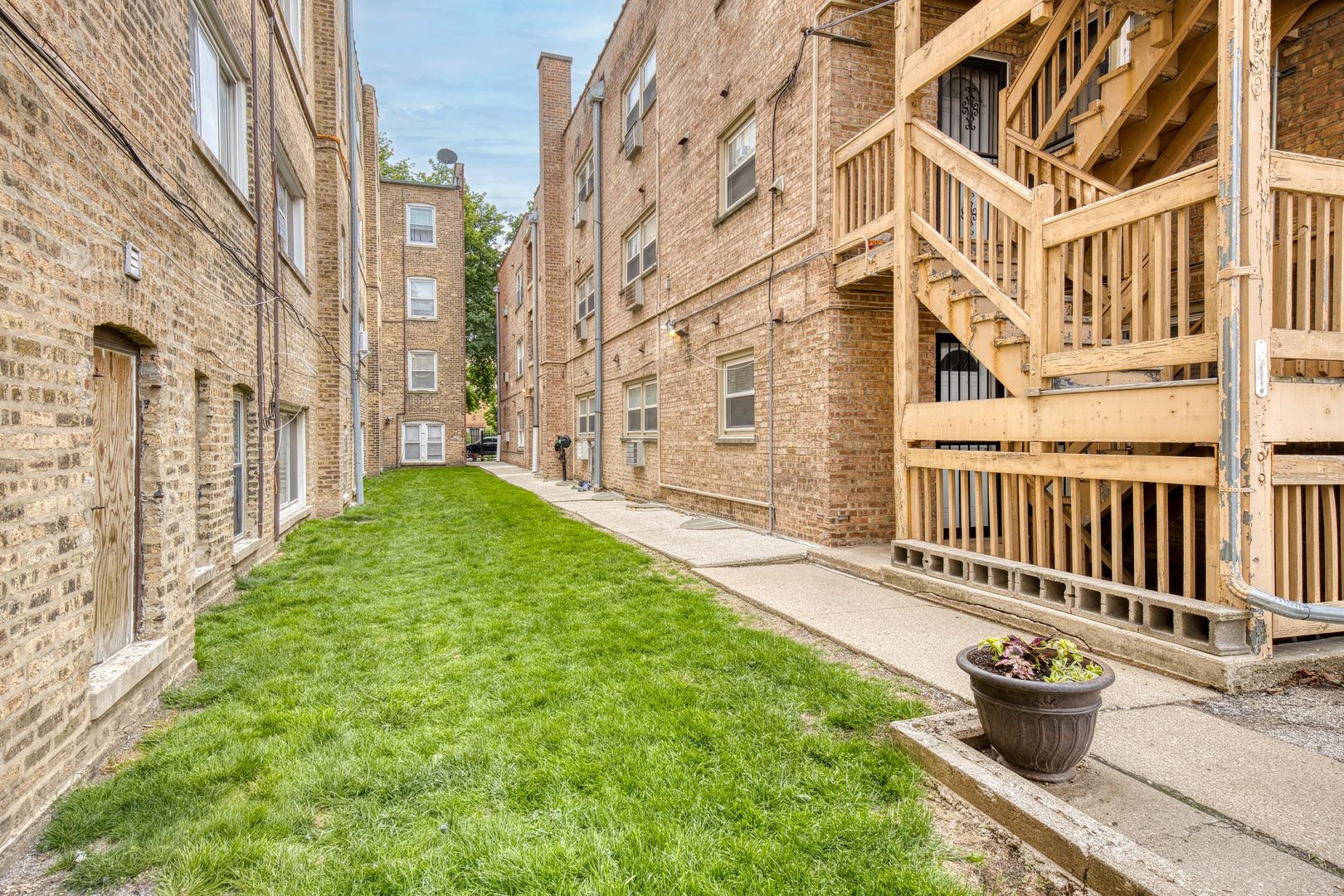 1536 W Pratt Boulevard 3d Property Photo 14