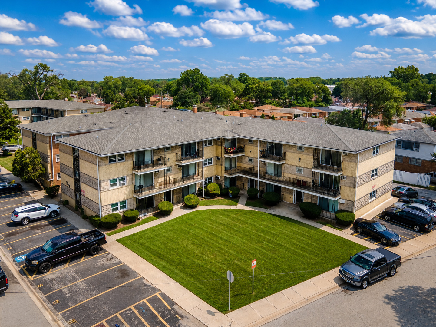 1025 - 49 W Vermont Street Property Photo 24