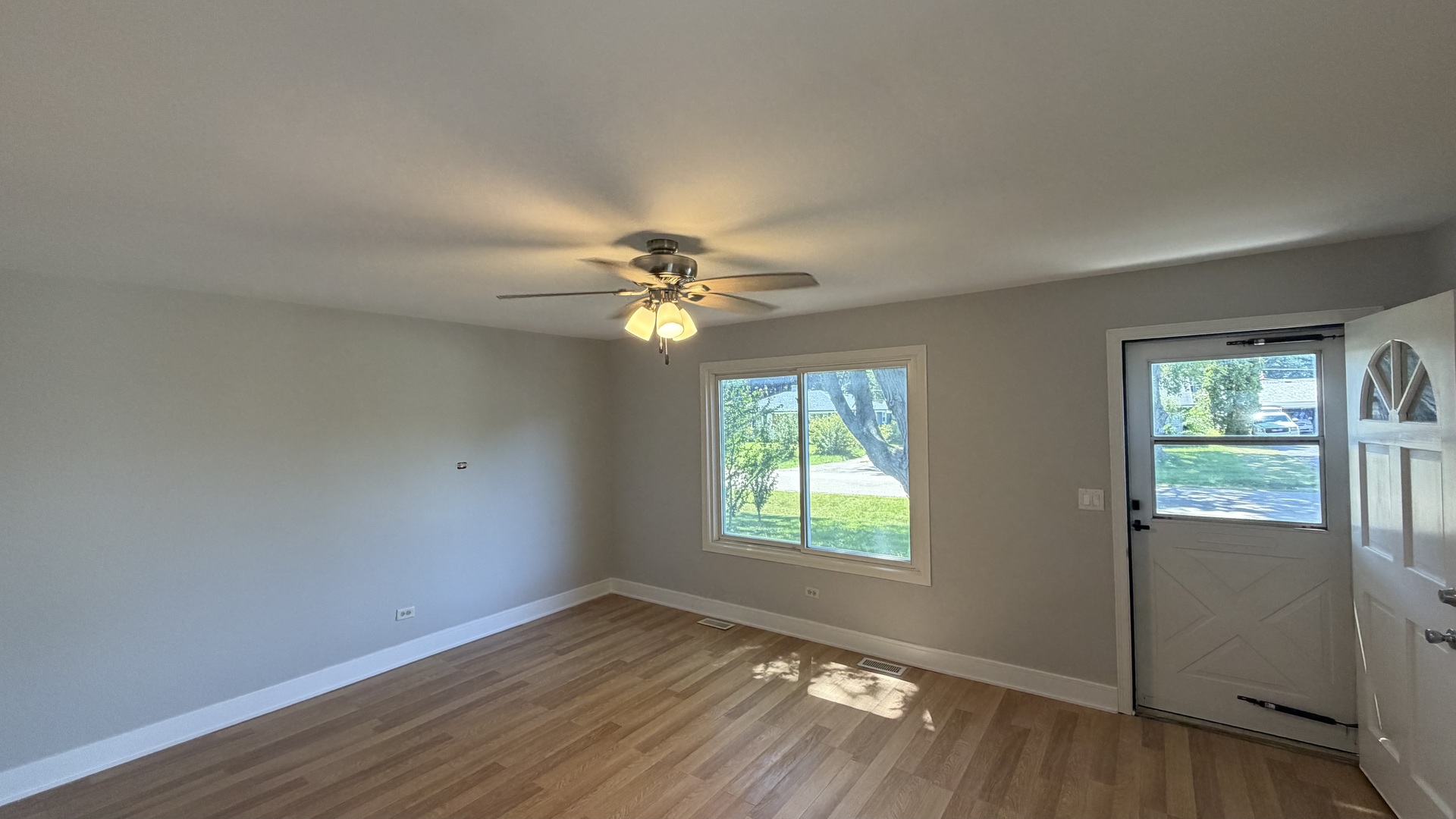 1900 Longmeadow Drive Property Photo 6