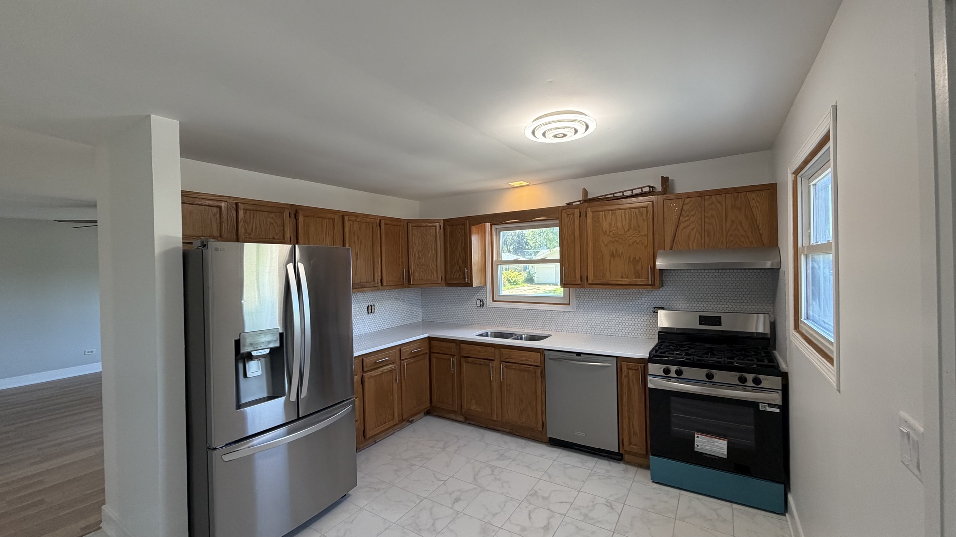 1900 Longmeadow Drive Property Photo 8