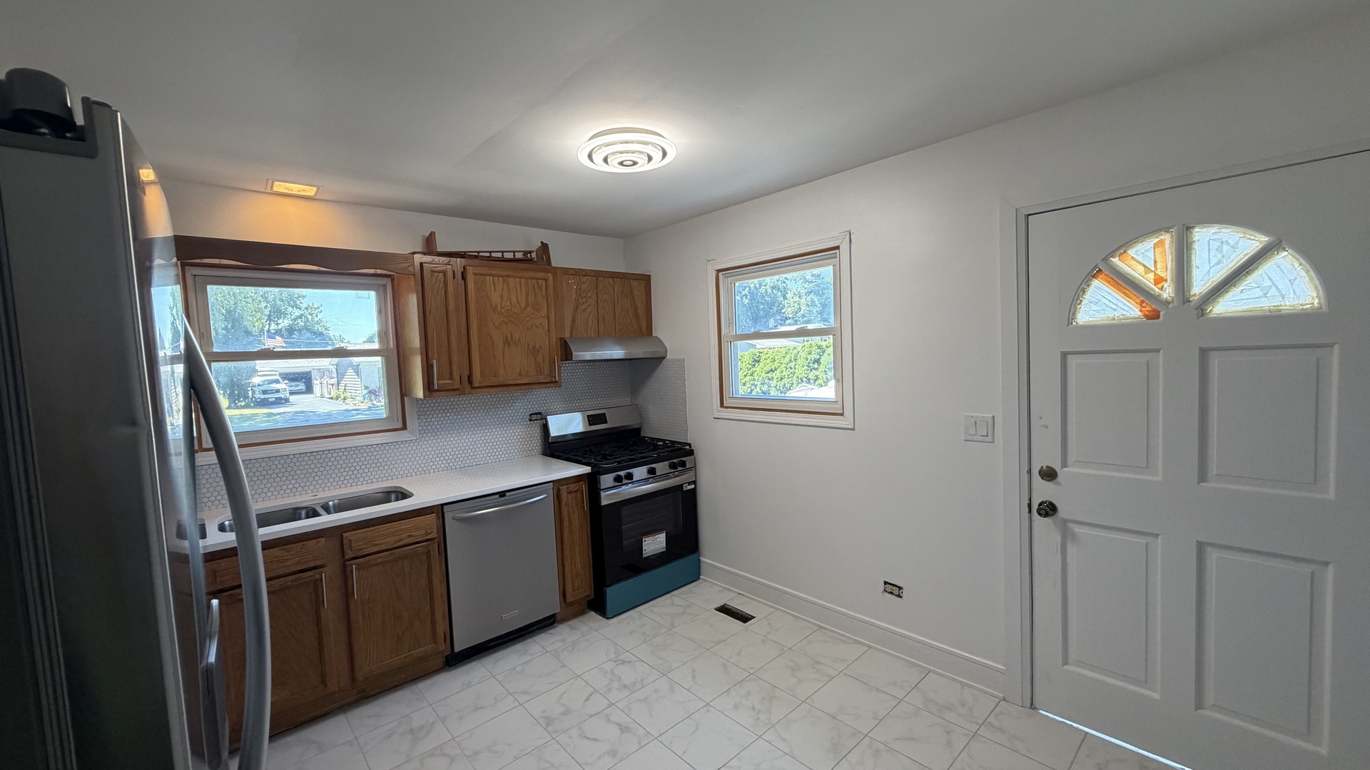1900 Longmeadow Drive Property Photo 9