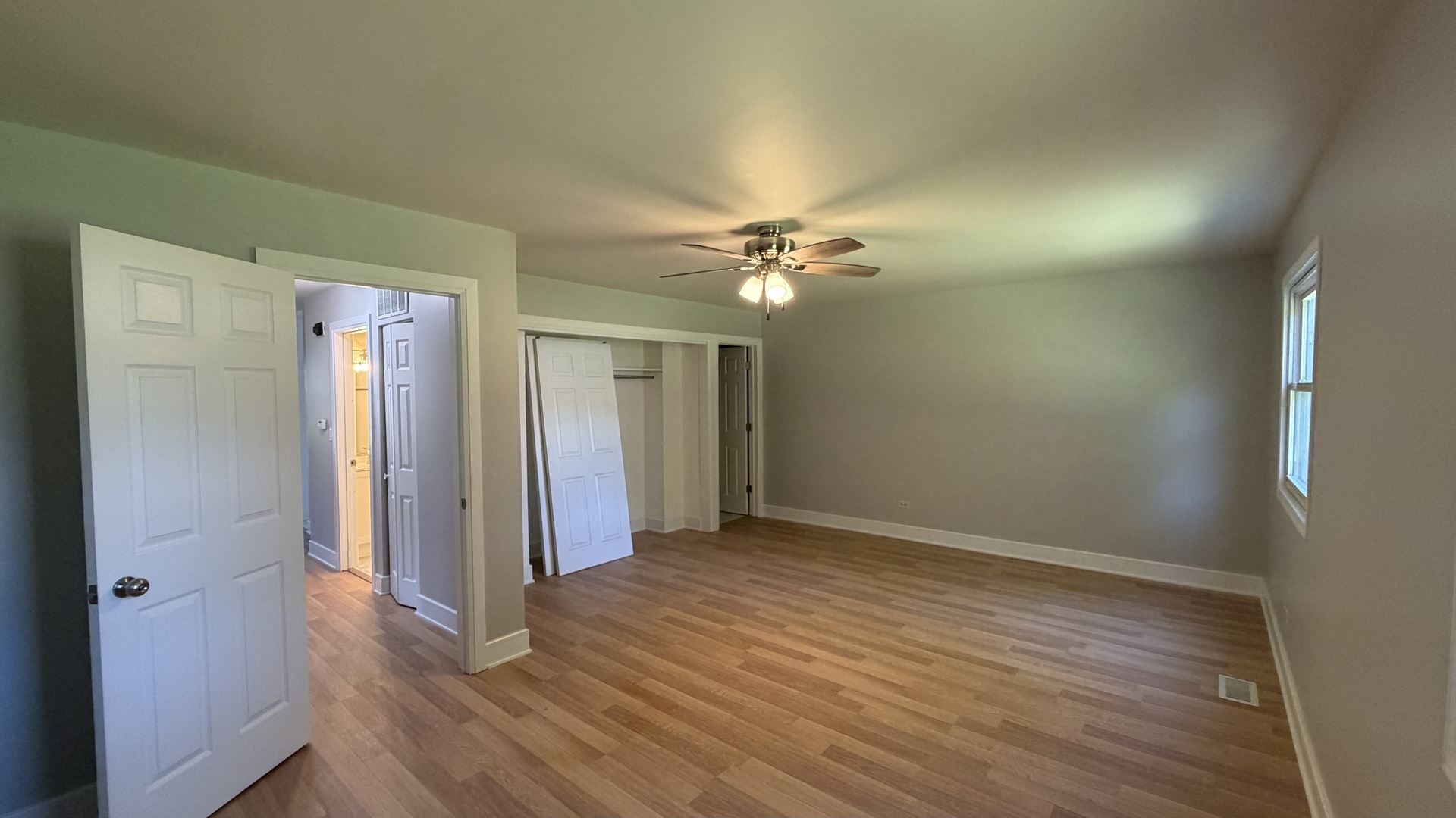 1900 Longmeadow Drive Property Photo 15