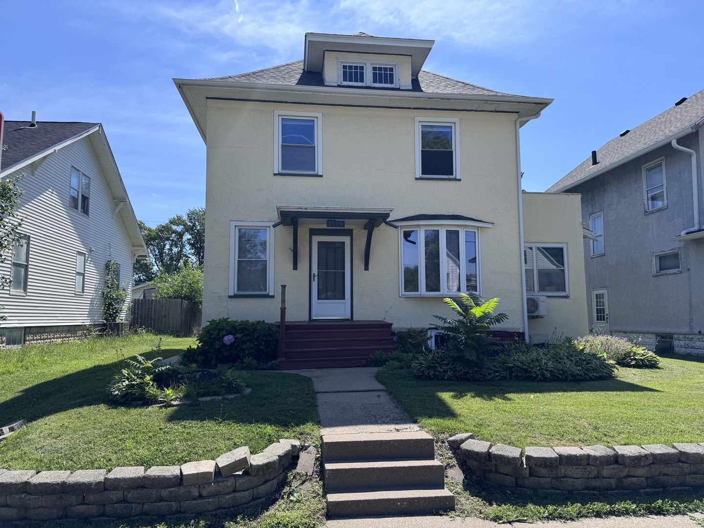 1119 38TH Street Property Photo 1
