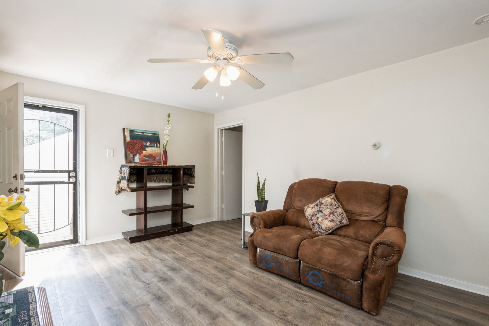 4555 S Halsted Street Property Photo 3
