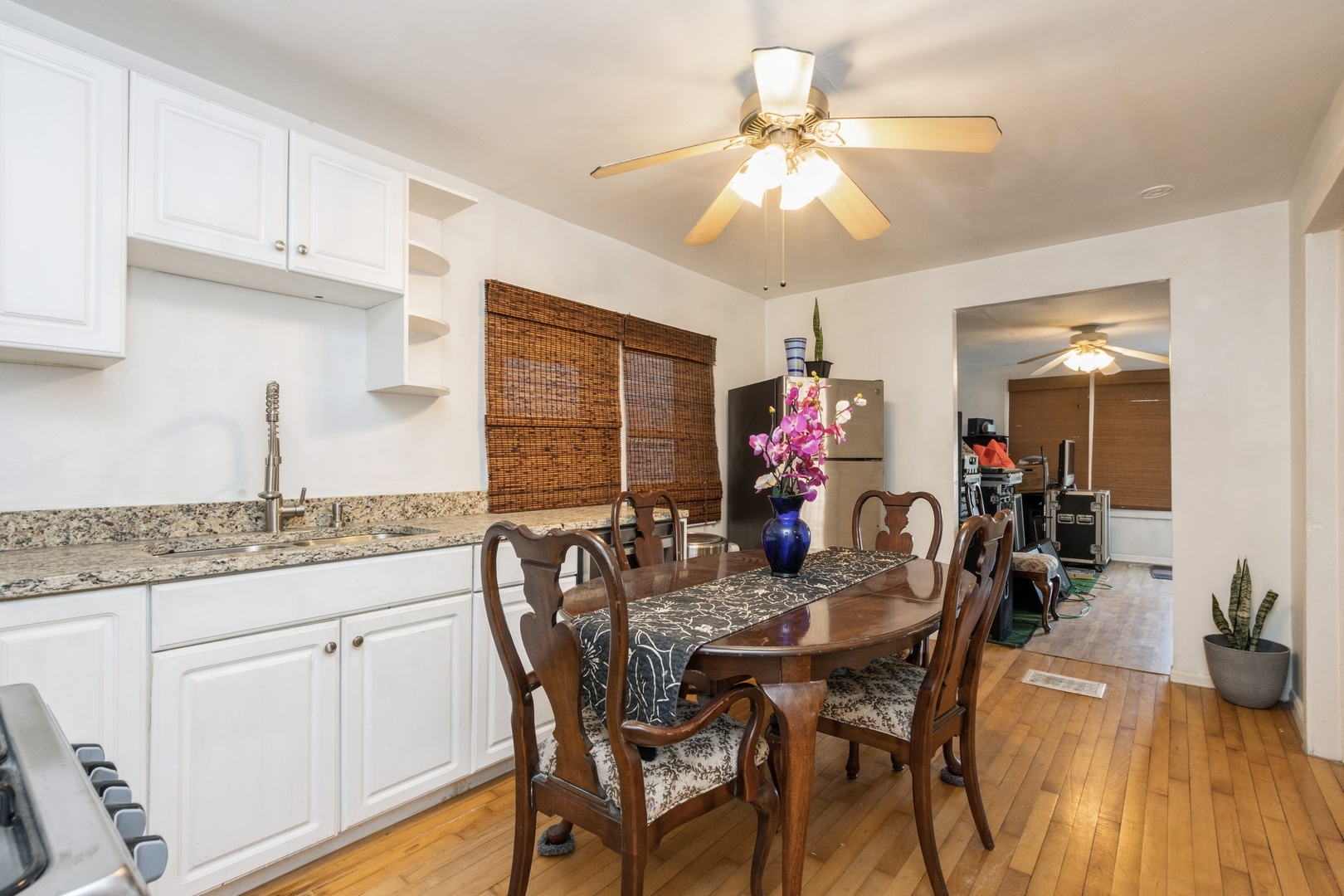 4555 S Halsted Street Property Photo 4