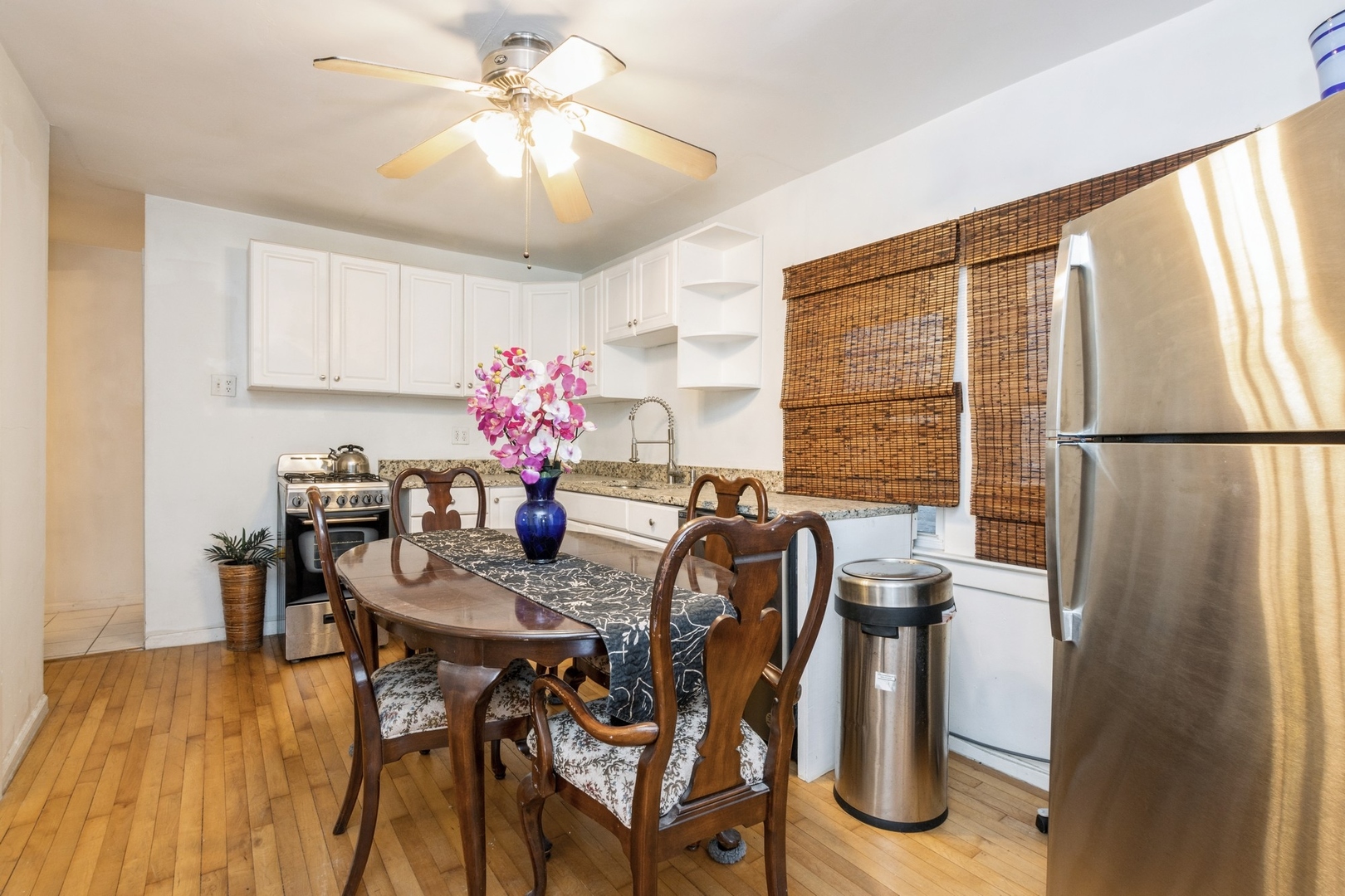 4555 S Halsted Street Property Photo 6