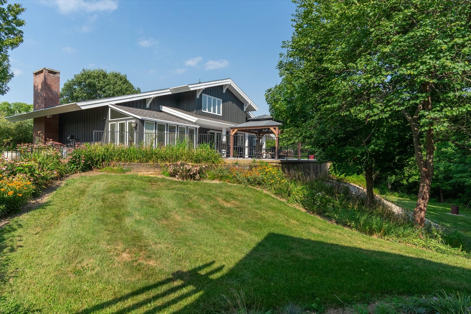 1910 Hickory Lane Property Photo 6
