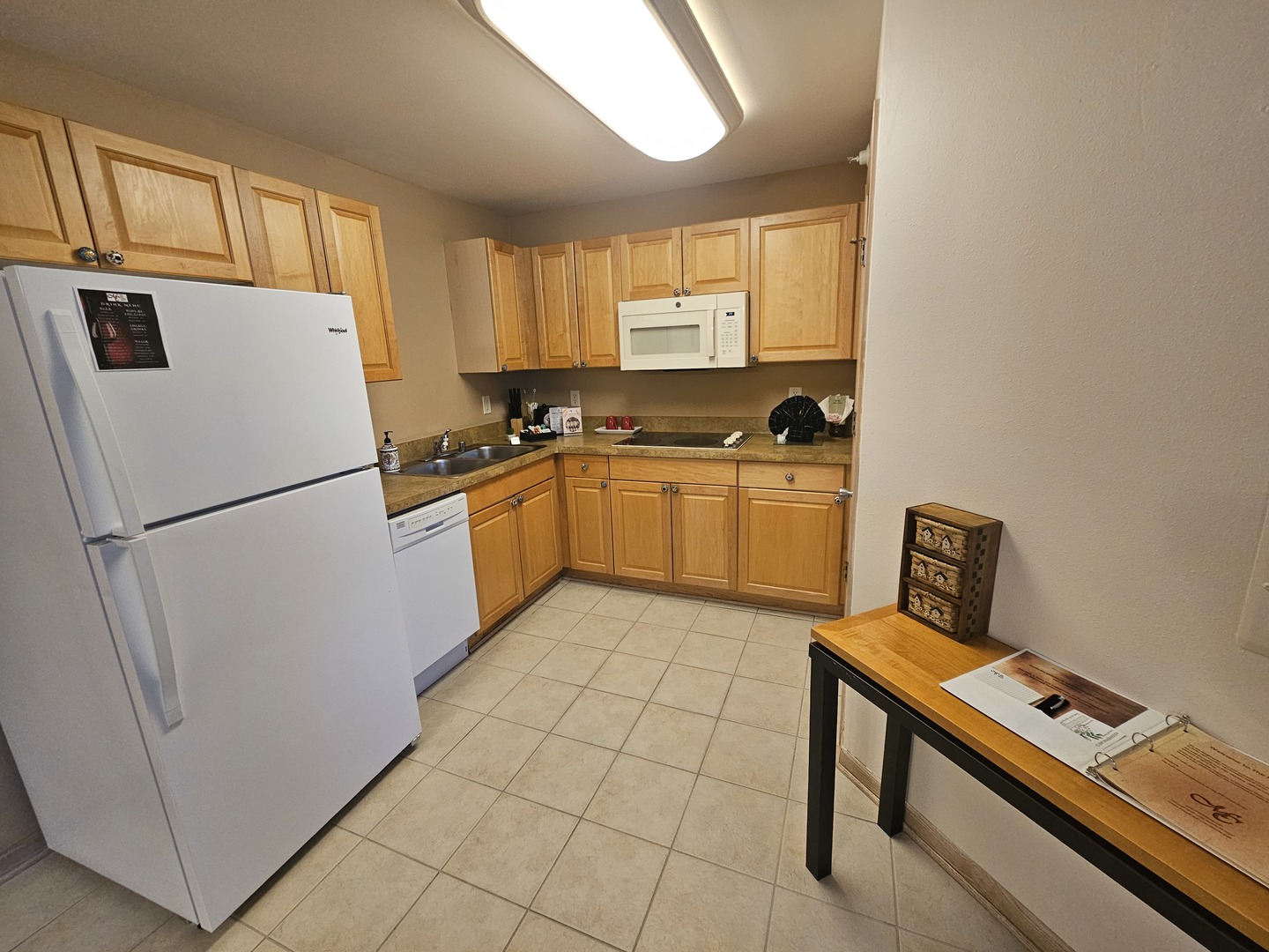 123 Center Street 204 Property Photo 4