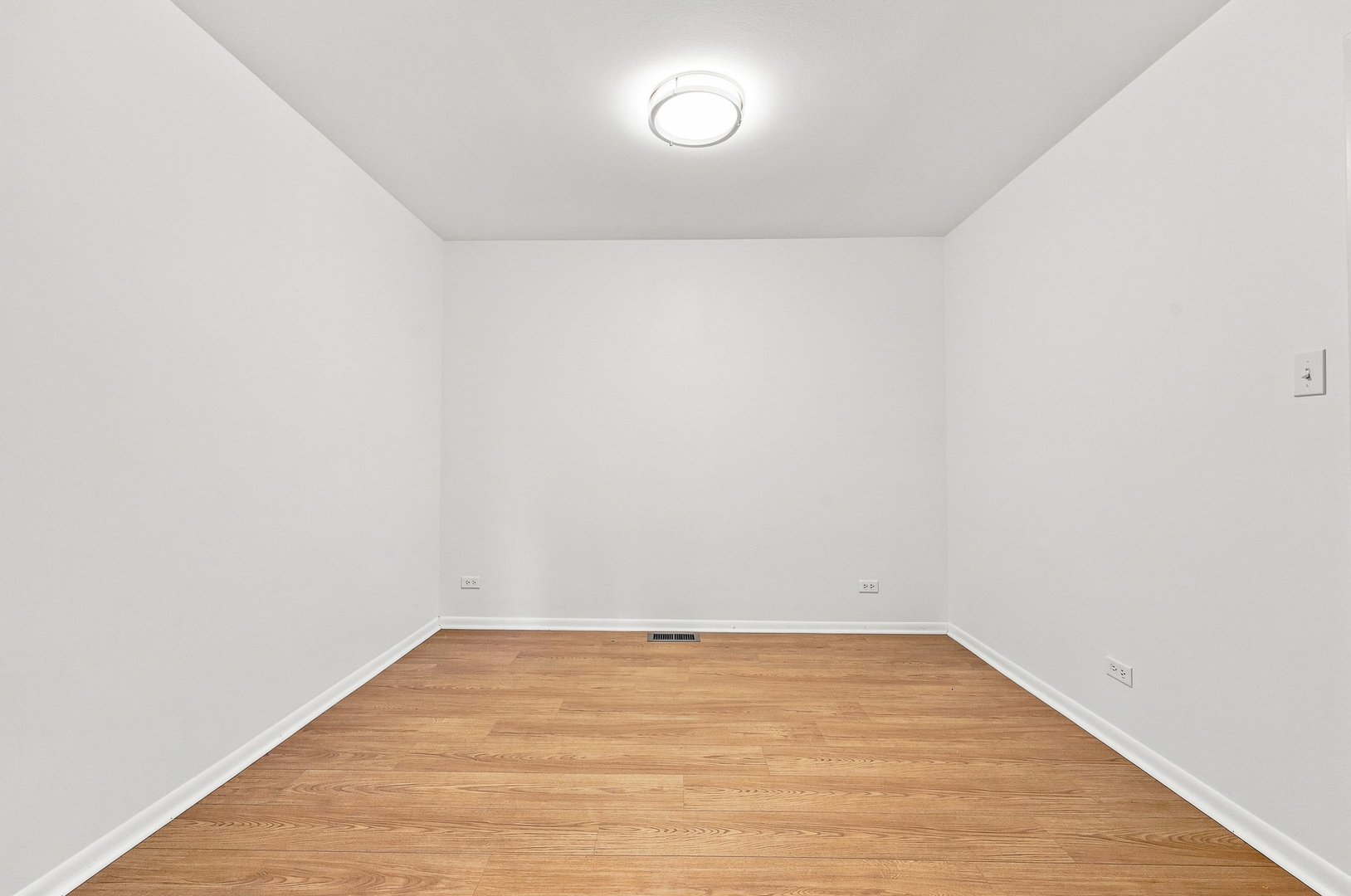 1025 S Fernandez Avenue 1s Property Photo 6