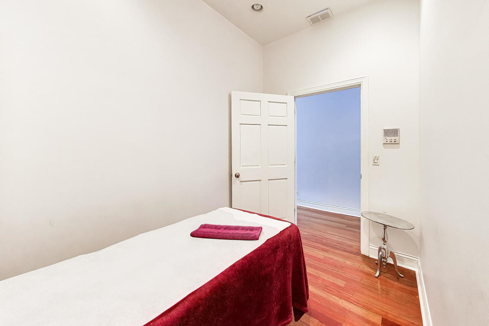 1345 N Ashland Avenue Cn Property Photo 11