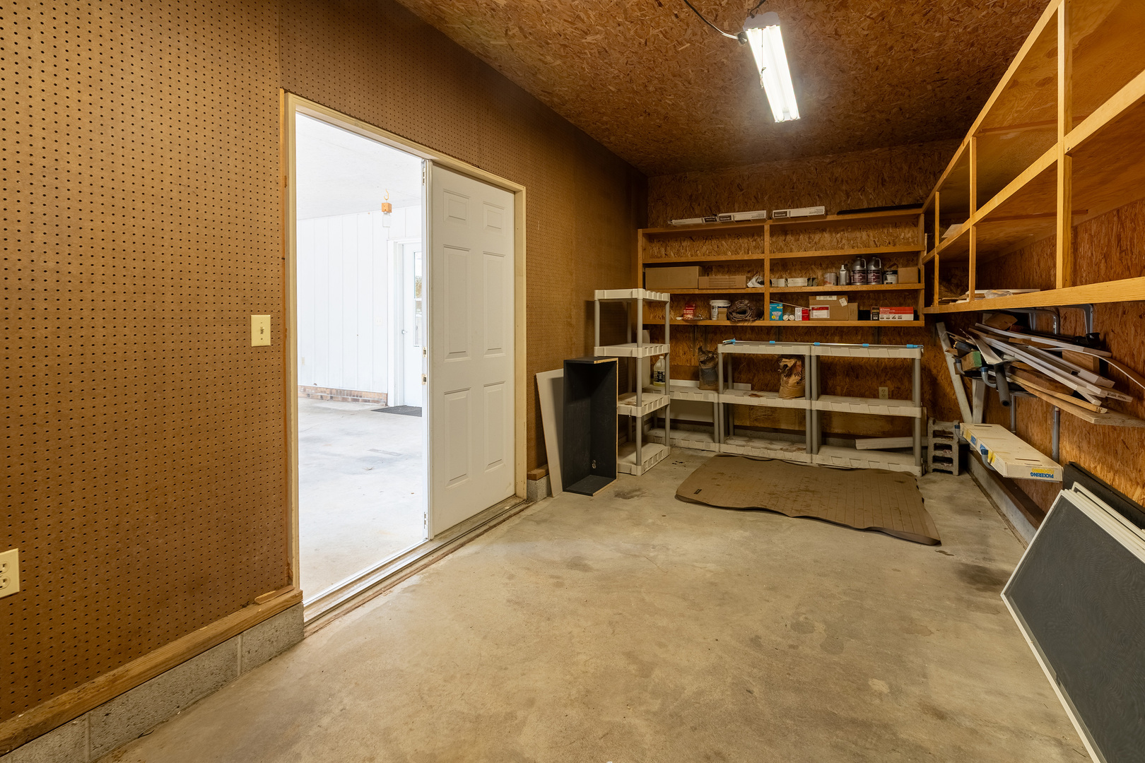 105 Woodlake Lane Property Photo 43