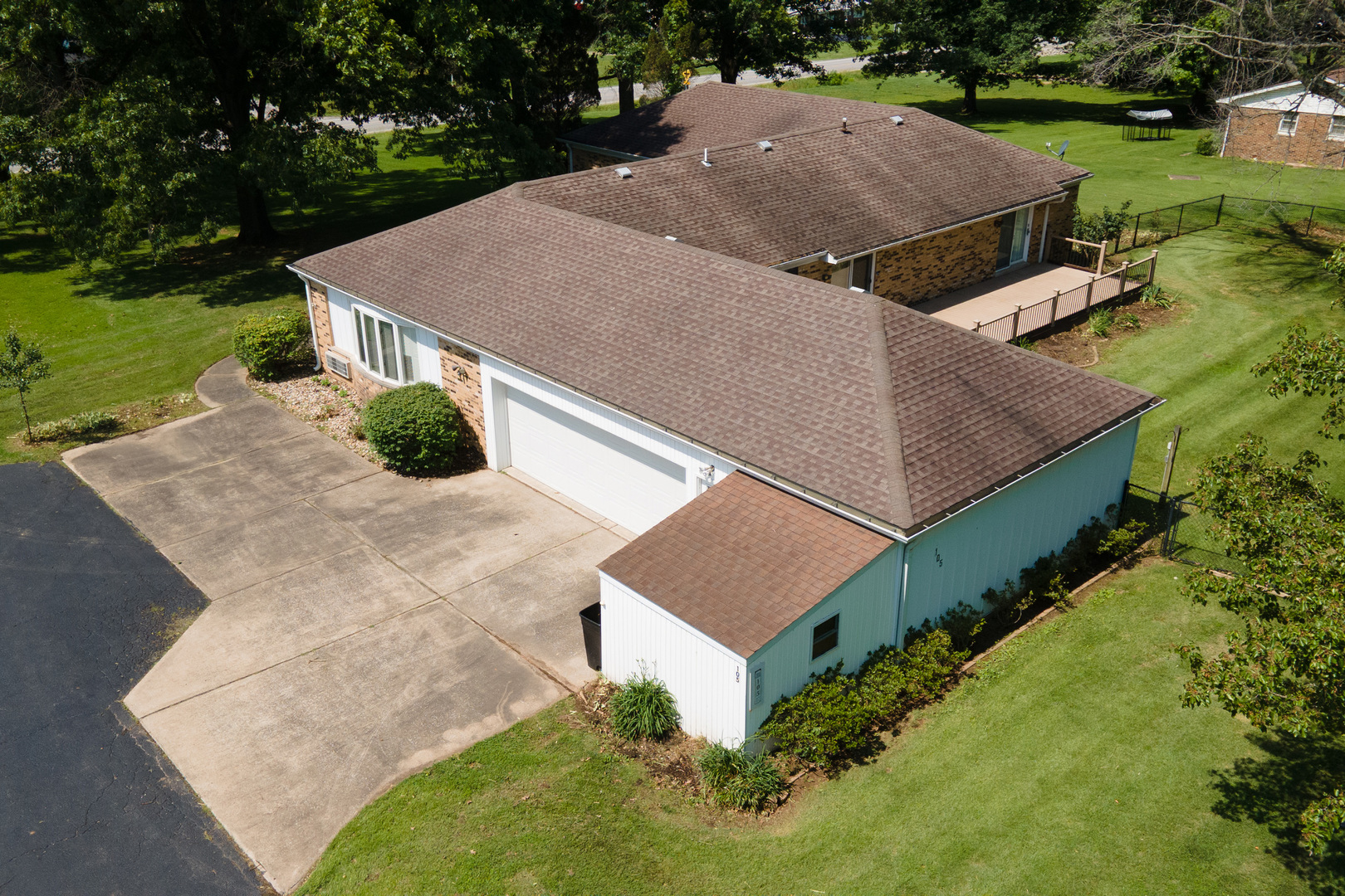 105 Woodlake Lane Property Photo 46
