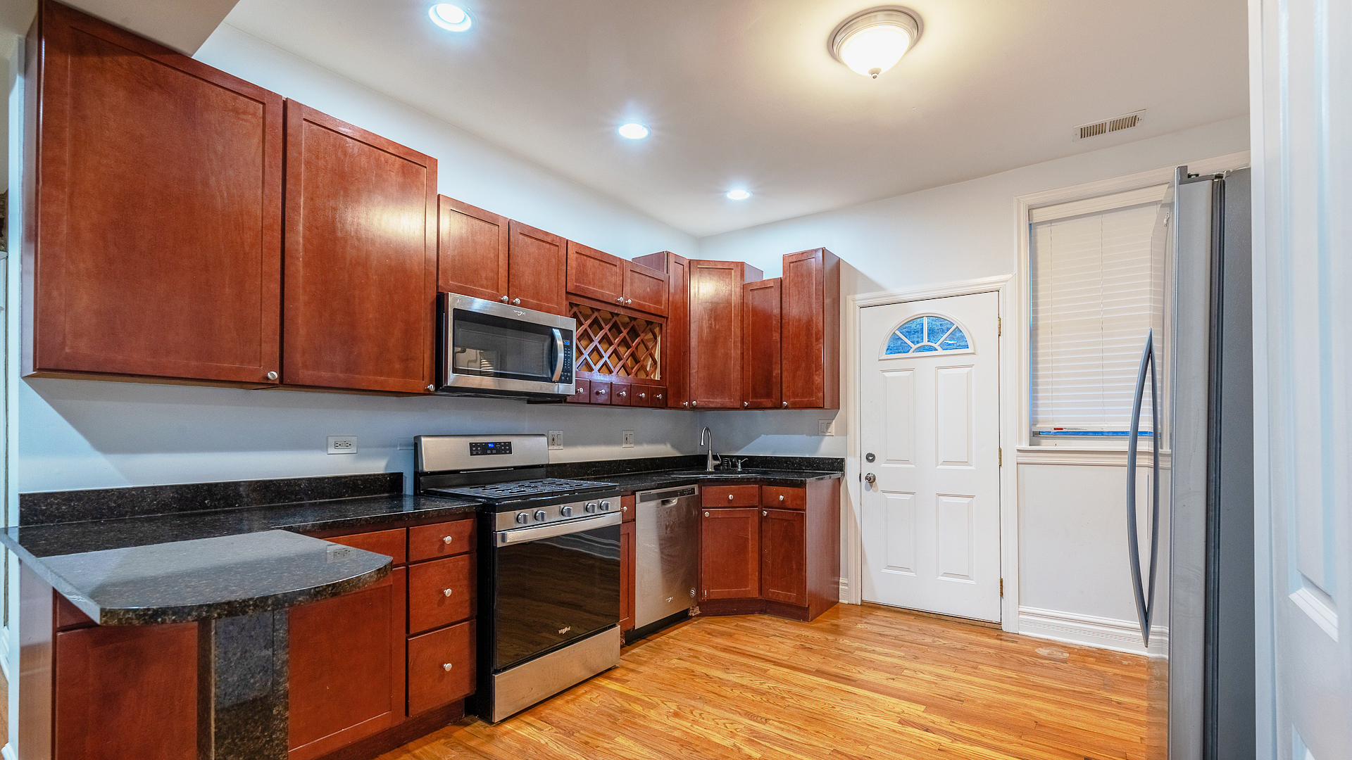 4847 S Vincennes Avenue 203 Property Photo 5