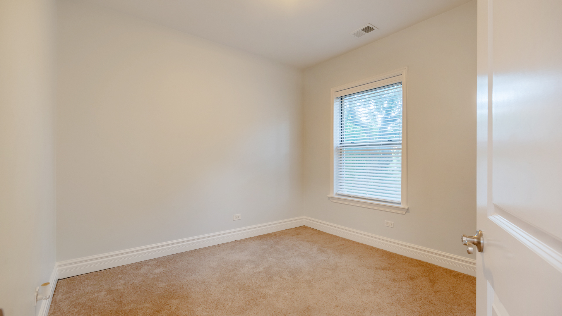 4847 S Vincennes Avenue 203 Property Photo 16