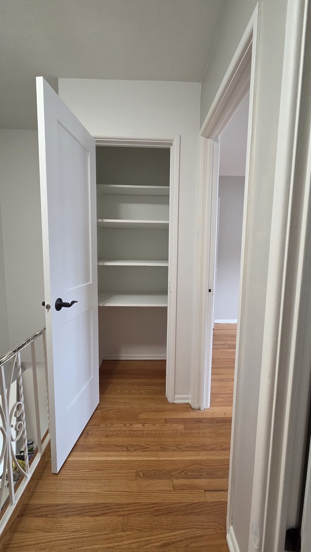 553 W Park Avenue D Property Photo 7