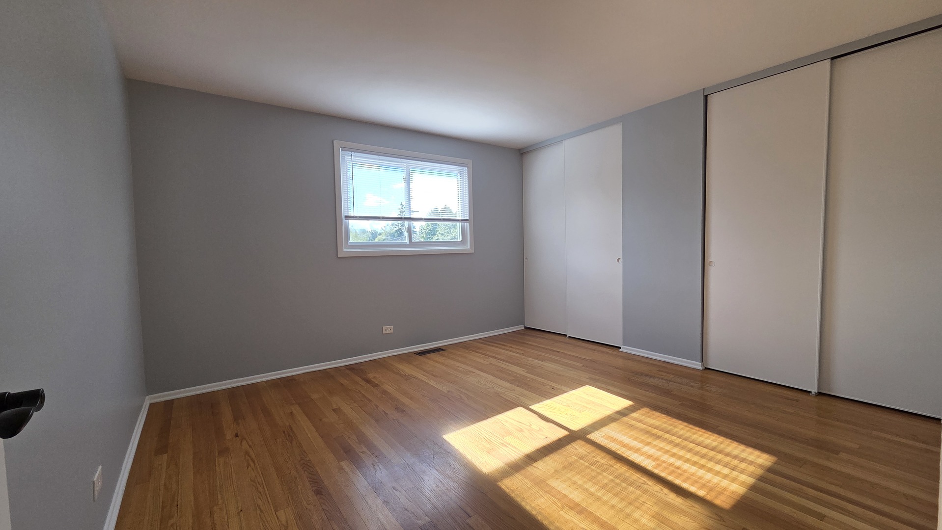 553 W Park Avenue D Property Photo 9
