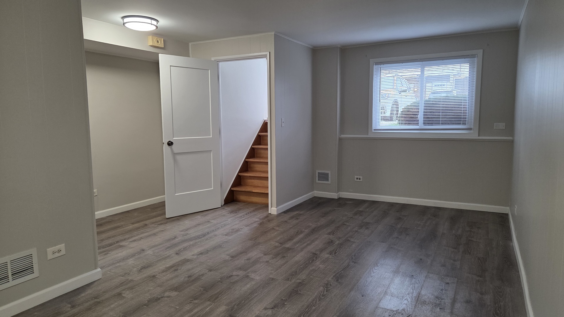 553 W Park Avenue D Property Photo 10