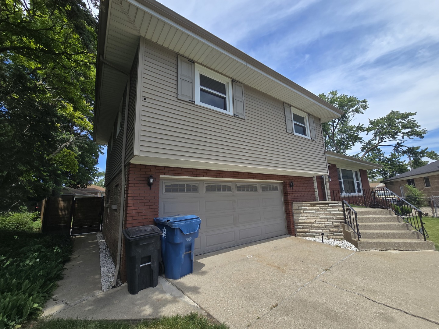 309 Streamside Drive Property Photo 2
