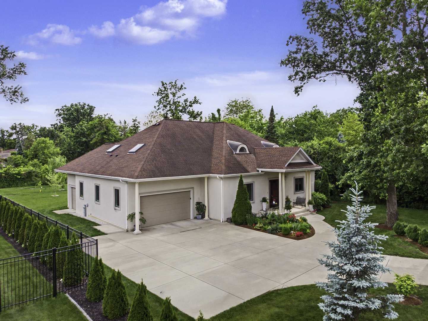 378 E Deerpath Road Property Photo 2