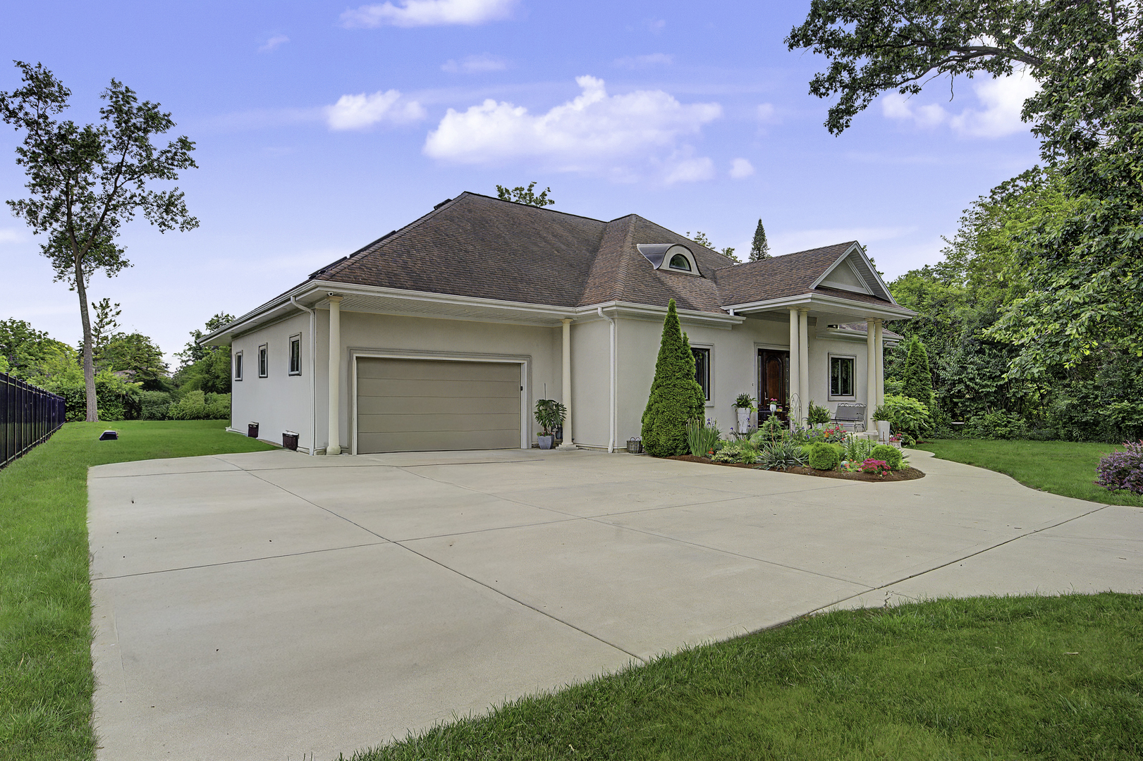 378 E Deerpath Road Property Photo 4