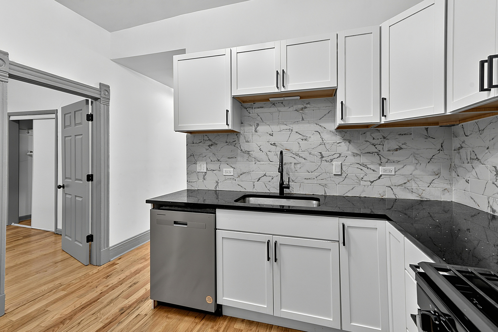 6602 S Marquette Road Property Photo 3