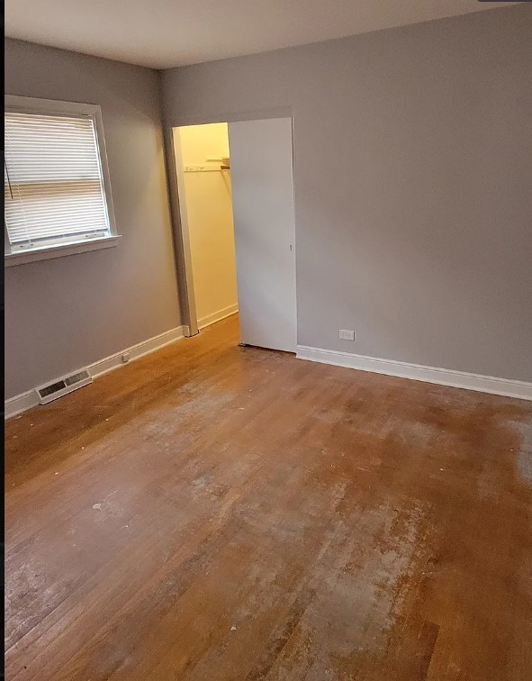 9035 S Euclid Avenue Property Photo 6