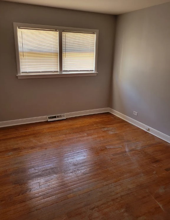 9035 S Euclid Avenue Property Photo 11