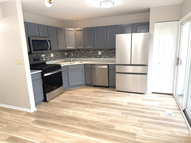 1530 E Chivalry Court Property Photo 3