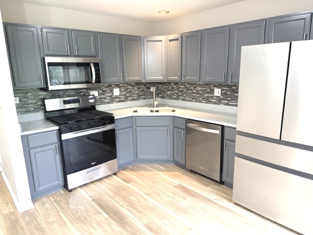 1530 E Chivalry Court Property Photo 4