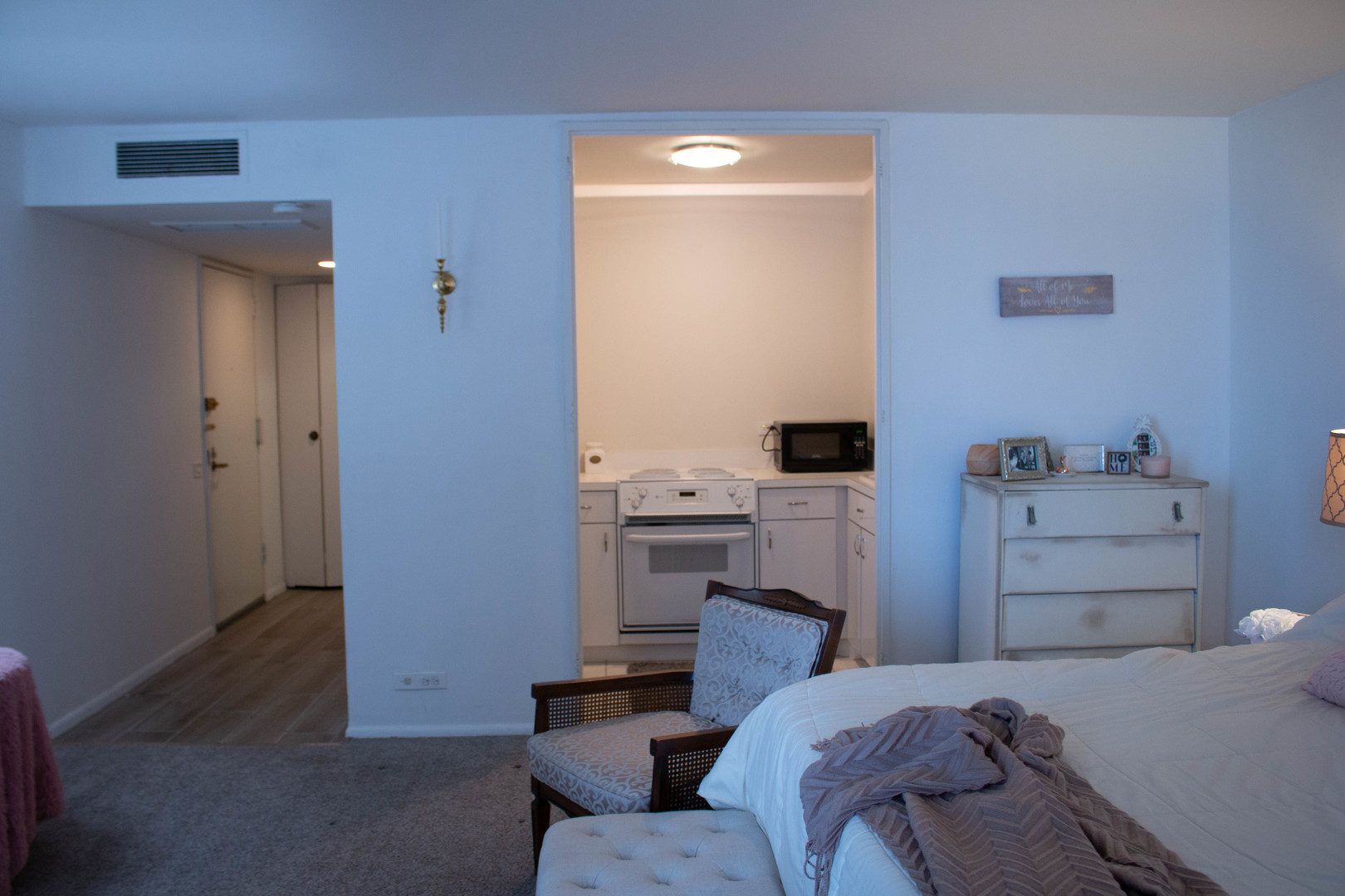 260 E Chestnut Street 409 Property Photo 5