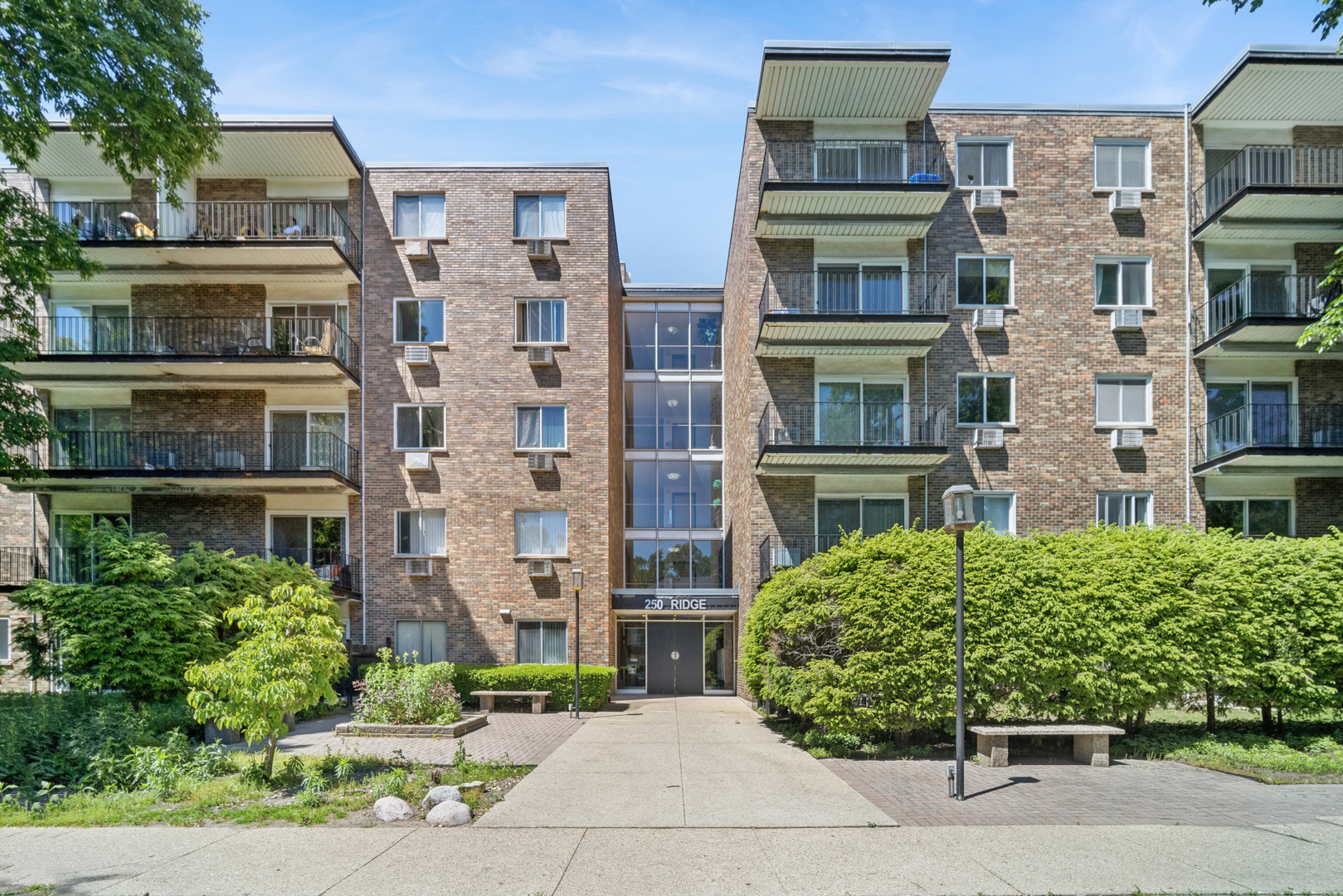 250 Ridge Avenue 1C Property Photo 1