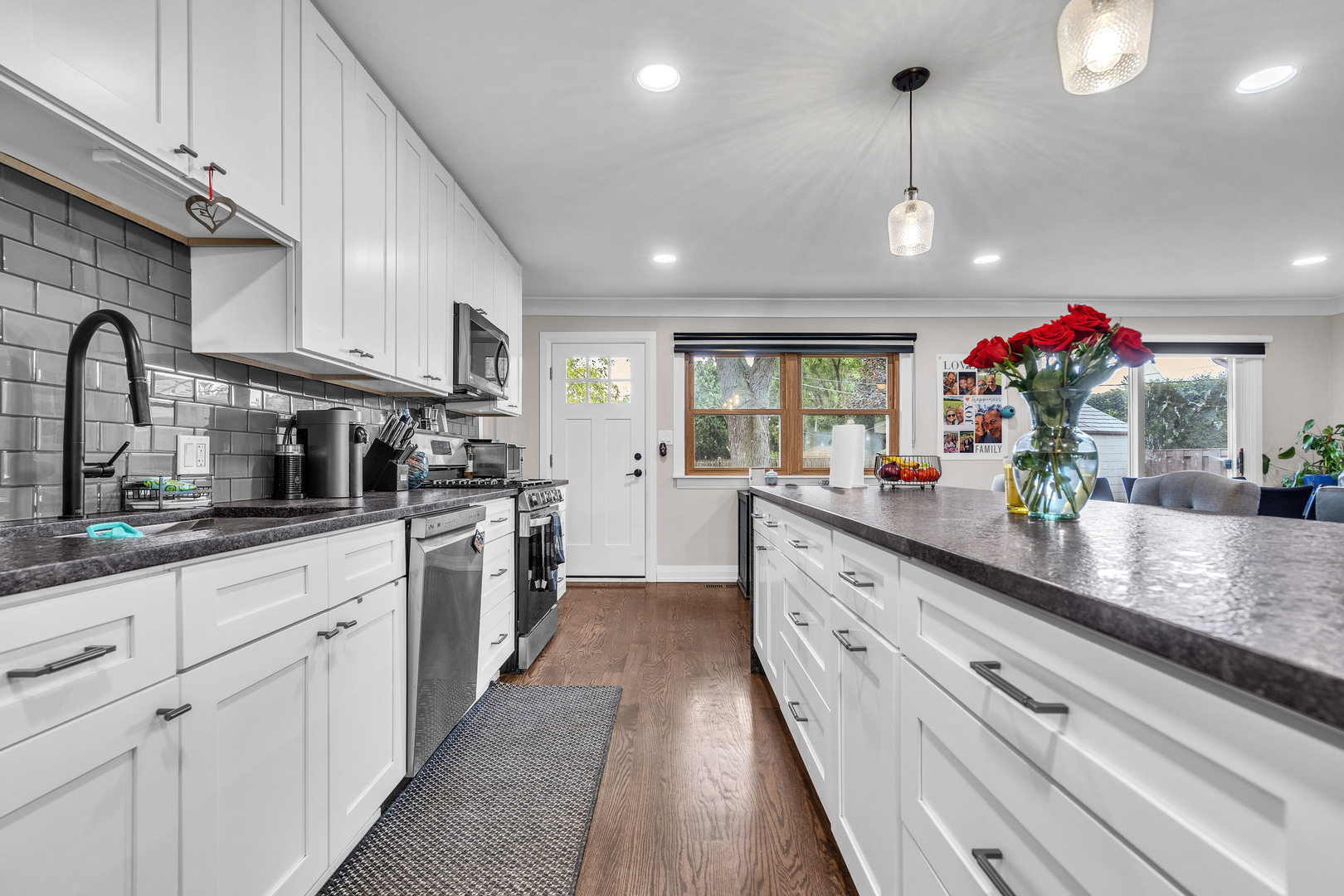 1806 N Park Drive Property Photo 4