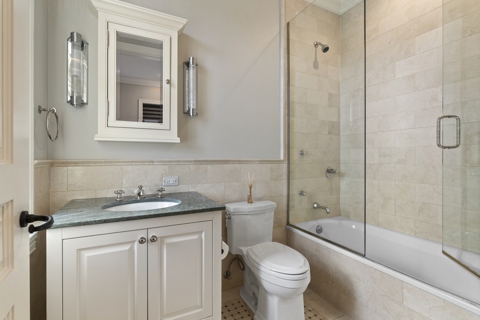 1755 N Mohawk Street Property Photo 45