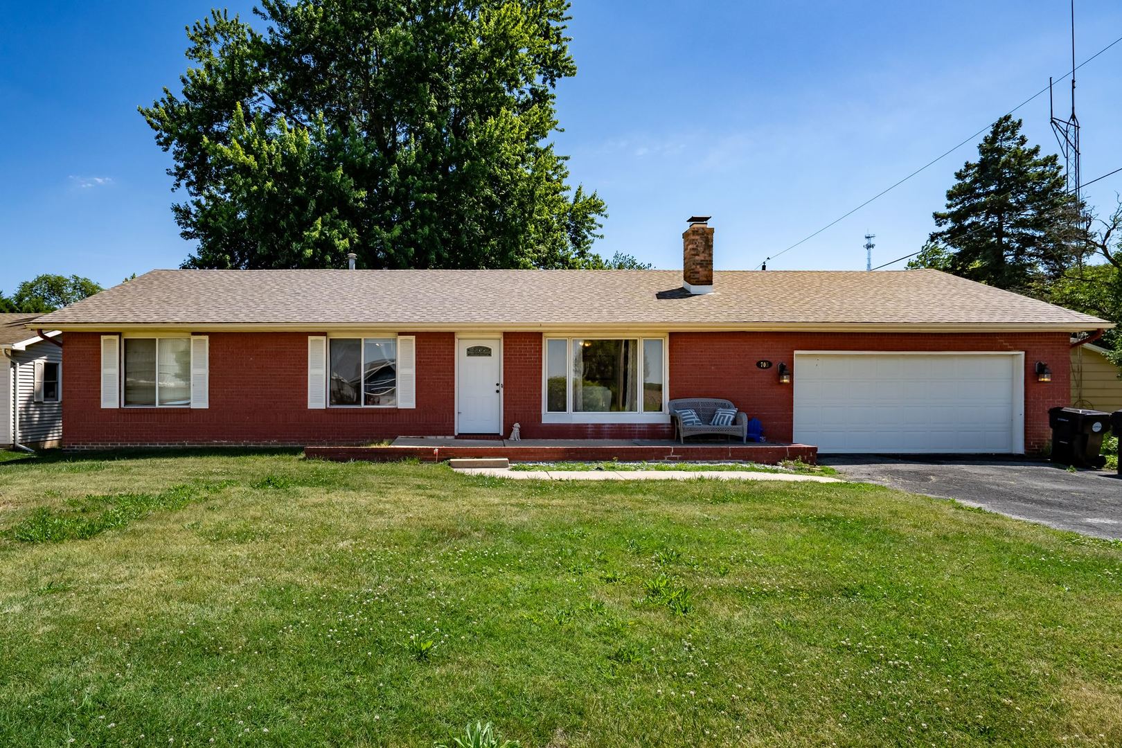 705 Eastview Drive Property Photo 1
