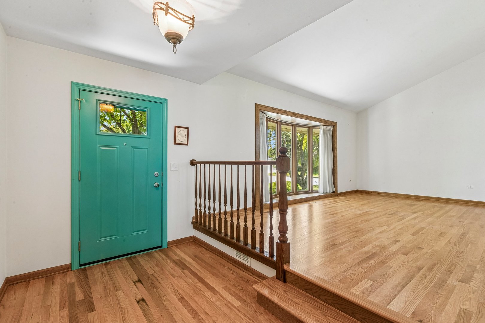 3051 N Huntington Drive Property Photo 4