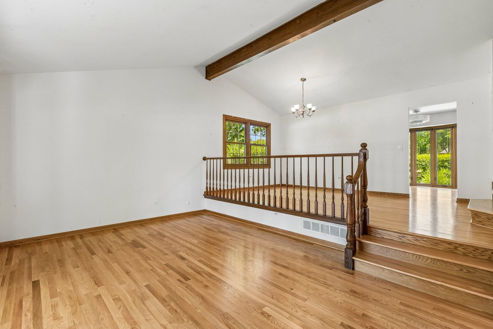 3051 N Huntington Drive Property Photo 5