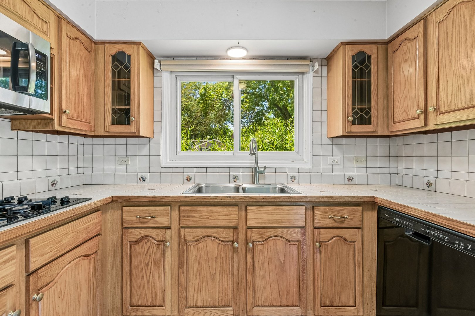 3051 N Huntington Drive Property Photo 14