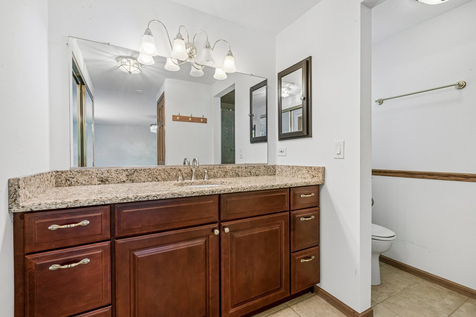 3051 N Huntington Drive Property Photo 23