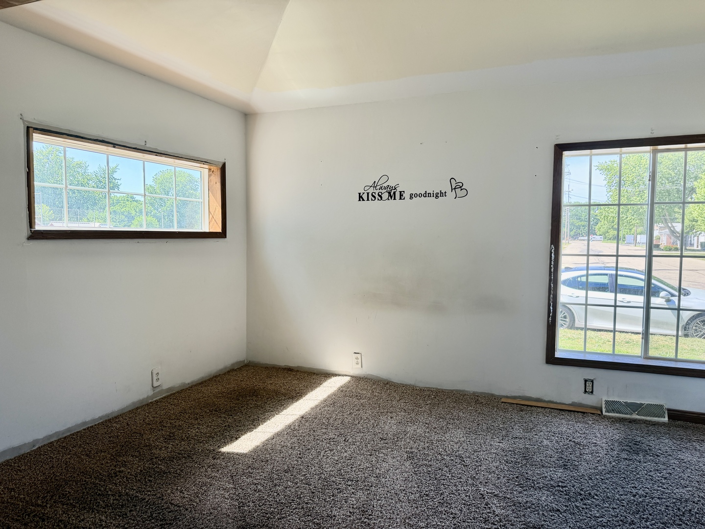 414 East 8th Street Property Photo 9