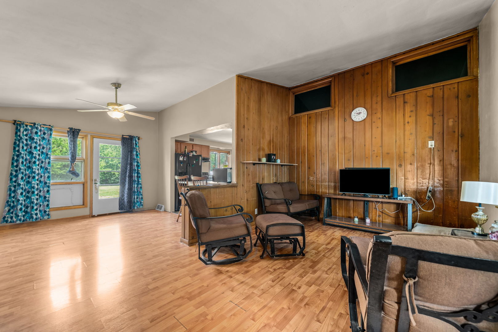 7125 Toms Road Property Photo 6