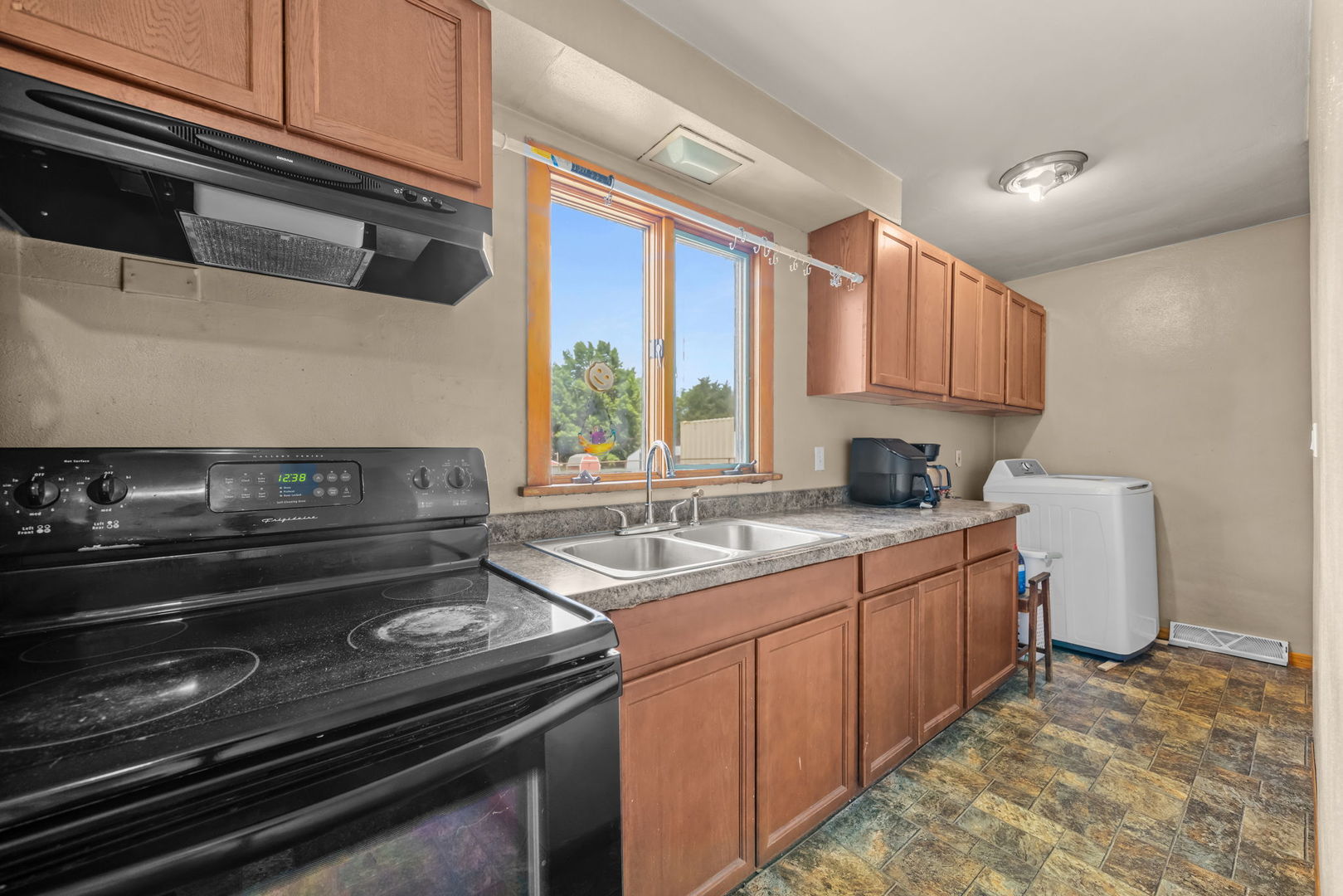 7125 Toms Road Property Photo 14