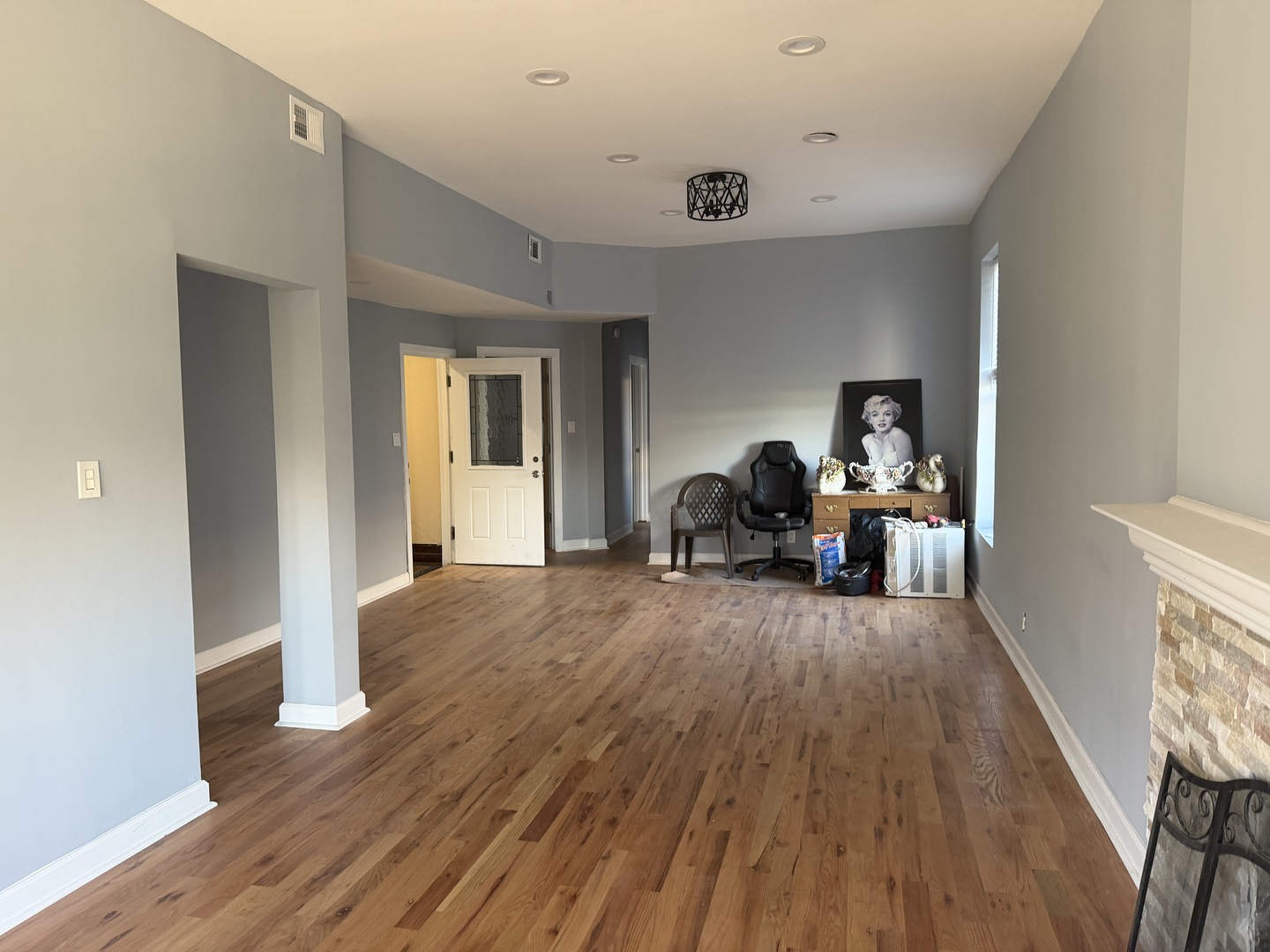 2744 W Division Street Property Photo 5