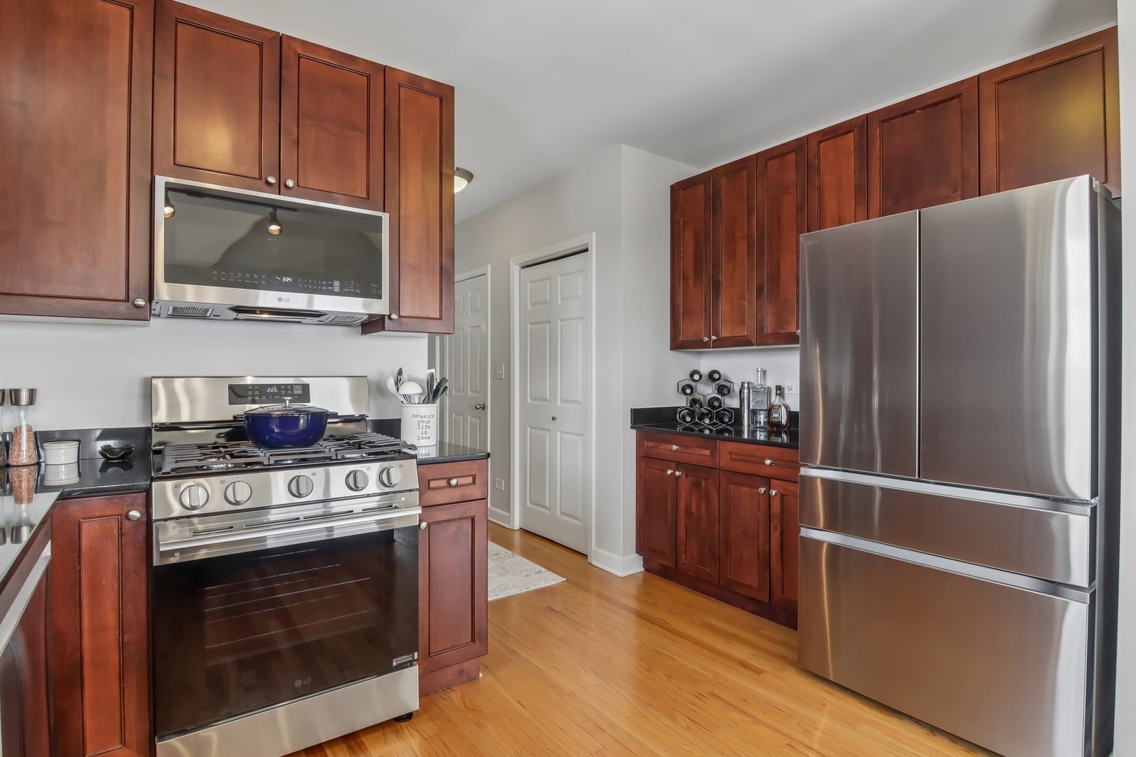 1015 S Western Avenue 4 Property Photo 10