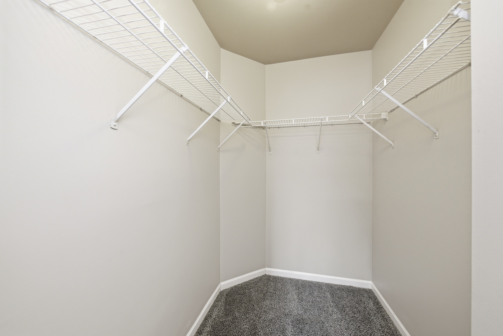 2264 Daybreak Drive Property Photo 14