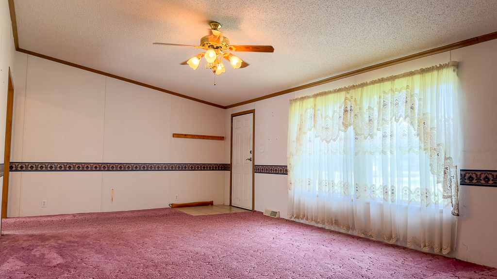 301 Oak Street Property Photo 15