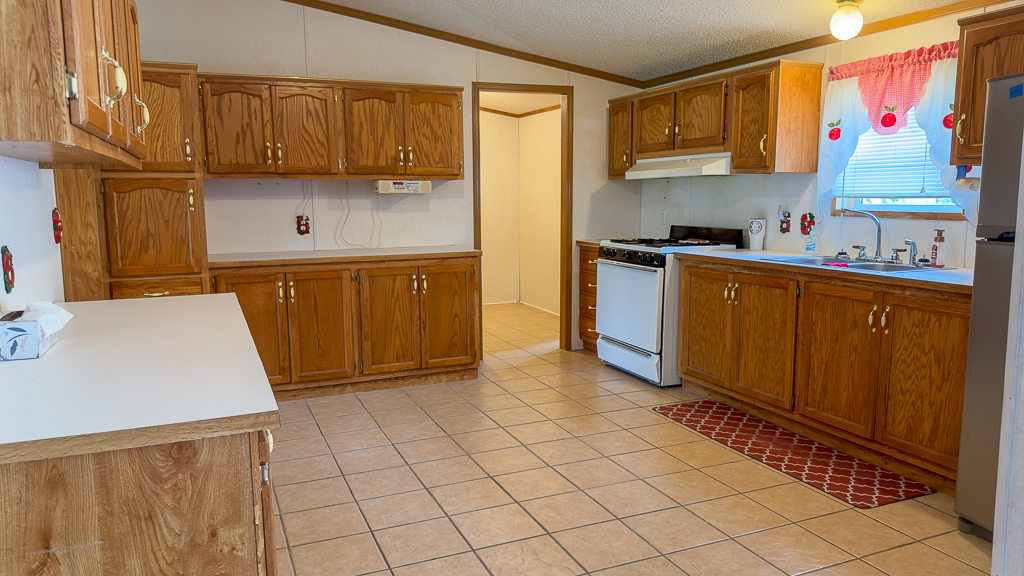 301 Oak Street Property Photo 19