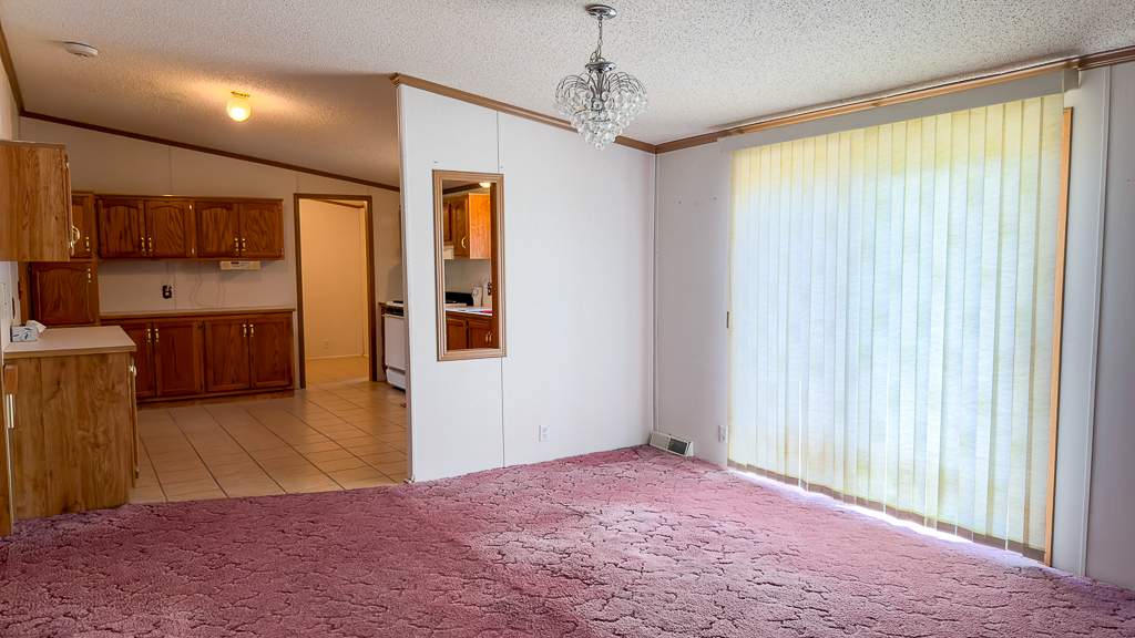 301 Oak Street Property Photo 23