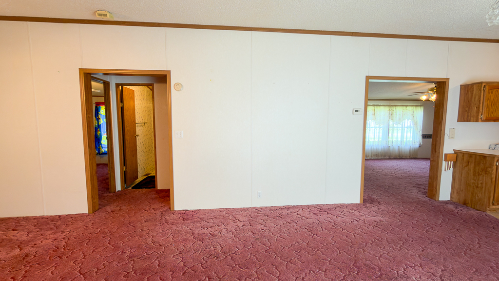 301 Oak Street Property Photo 25