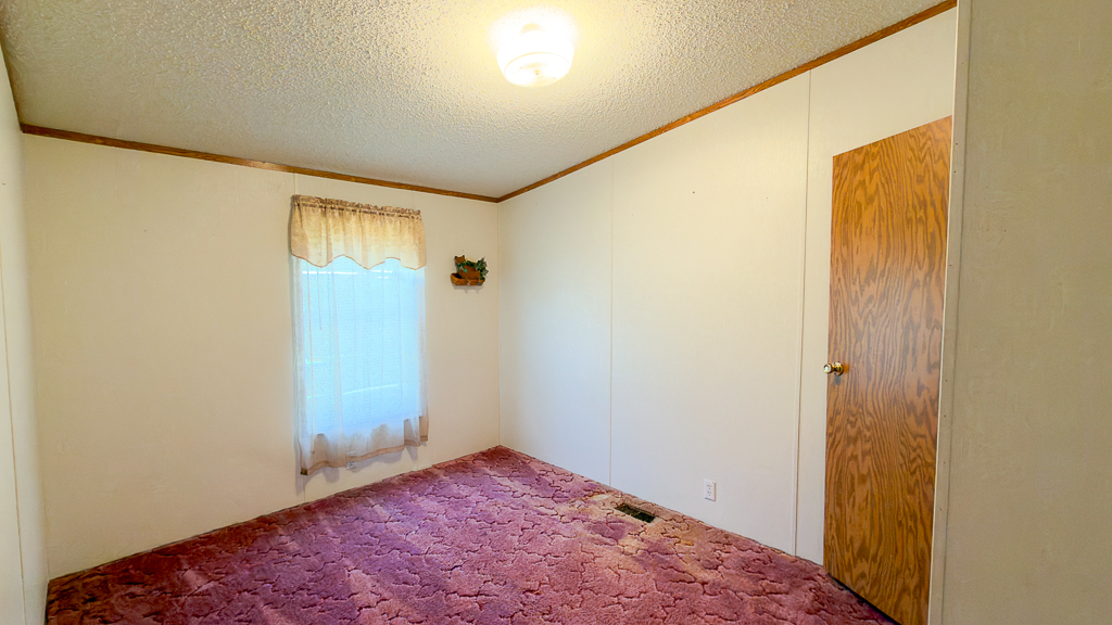 301 Oak Street Property Photo 27